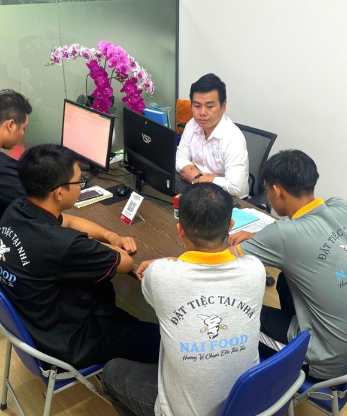 Ký hợp đồng
